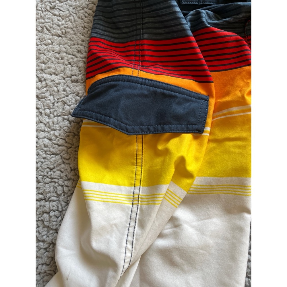 Sonoma Men’s 32 Blue Yellow & White Multi Color Board Shorts. - Picture 3 of 7